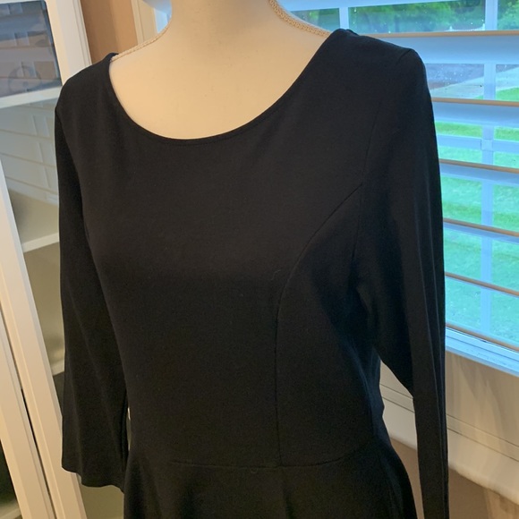 🖤Little Black dress🖤 - Picture 2 of 7